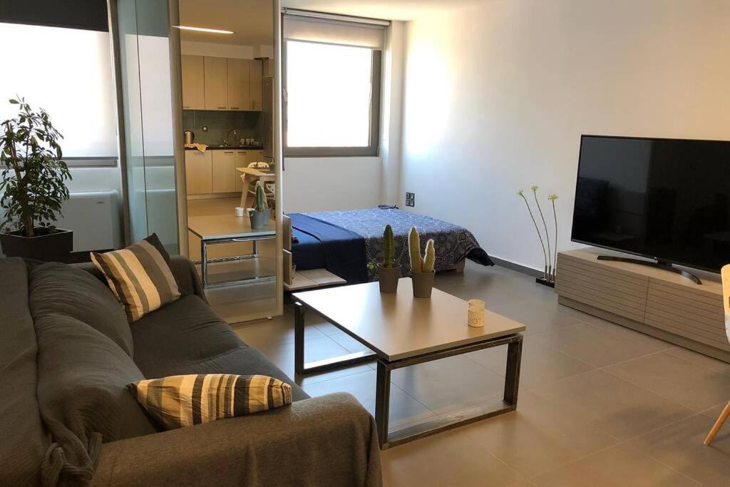 Hitech Appartment Amaliada 외부 사진